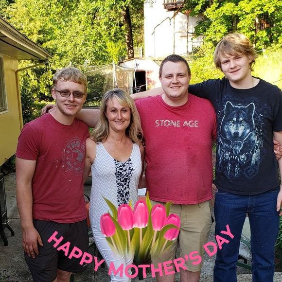 Meet your Posher, Danielle - Picture 1 of 1